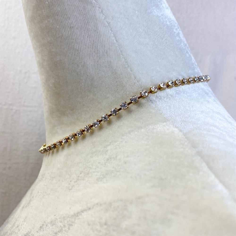 Single strand clear rhinestones in gold tone  necklace - Picture 2 of 5
